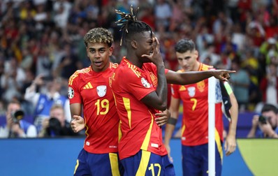 Nico Williams of Spain celebrates scoring the opening goal 1-0 Spain v England, UEFA European Championship 2024, Final, Football, Olympiastadion, Berlin, Germany, 14 Jul 2024,Image: 889709170, License: Rights-managed, Restrictions: EDITORIAL USE ONLY No use with unauthorised audio, video, data, fixture lists, club/league logos or "live" services. Online in-match use limited to 120 images, no video emulation. No use in betting, games or single club/league/player publications., Model Release: no
