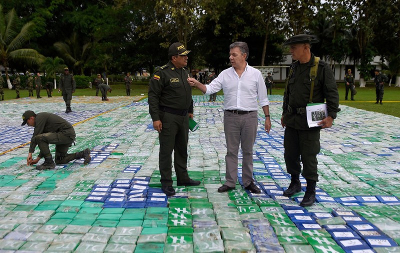 FOTO | Captură record în Columbia: 12 tone de cocaină au fost găsite îngropate într-o zonă de cultivare a bananelor