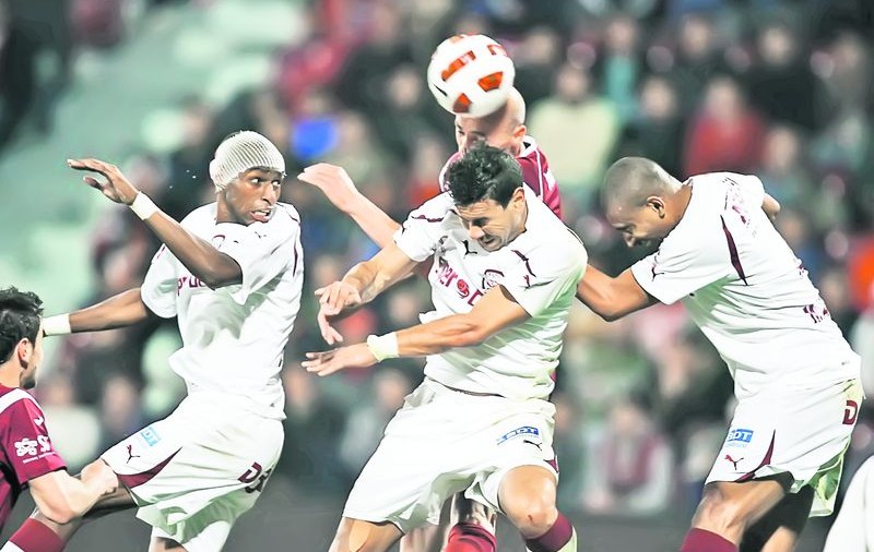 Marius Şumudică, antrenorul Rapidului, a pus victoria cu CFR Cluj (1-0) pe seama divinităţii