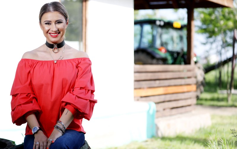 Anamaria Prodan are mulți porci la fermă, dar nu se teme de pestă: “Sunt îngrijiți foarte bine, avem medic veterinar”