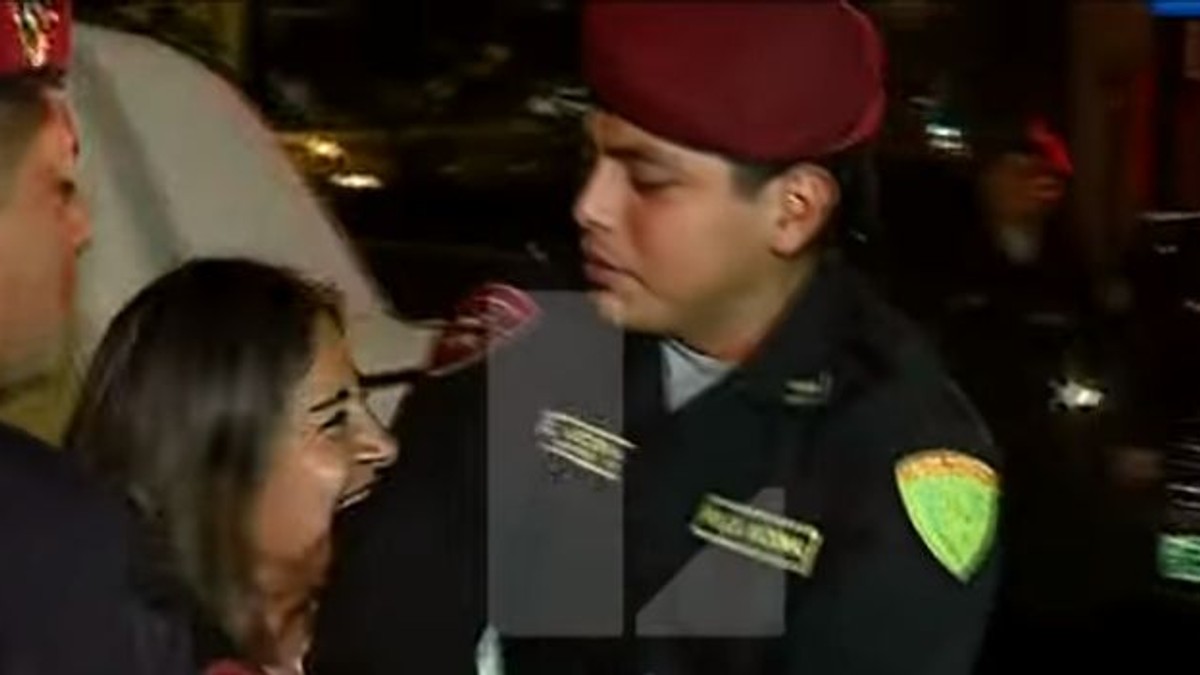 A mușcat un agent de poliție pentru a evita ca soțul ei să fie reținut