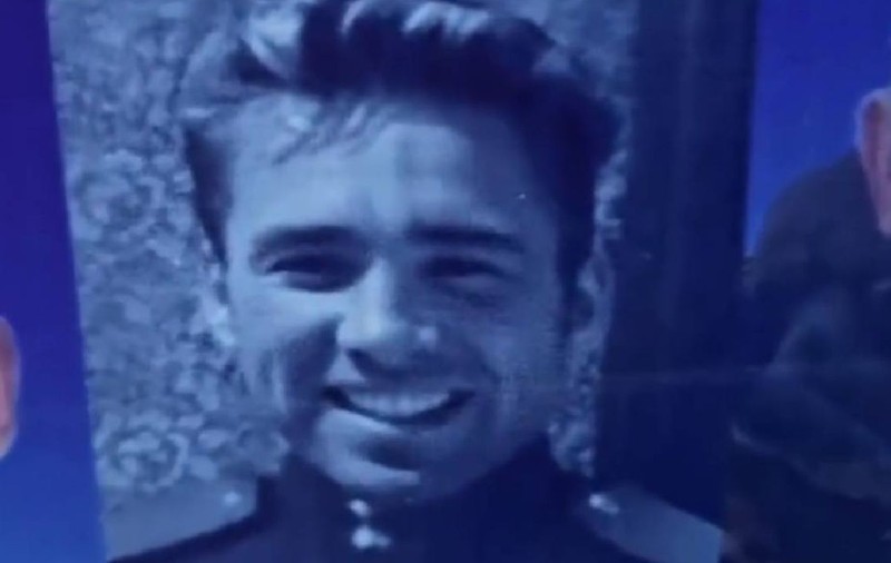 Cum au ajuns poze cu un actor american de filme pentru adulți pe un memorial din regiunea rusă Kursk: „Erou de război!”