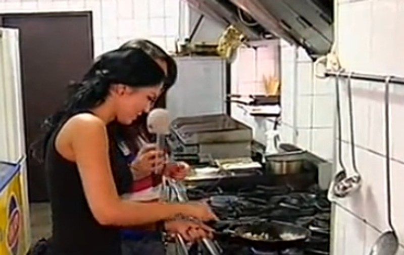 Andreea Mantea ştie să gătească, dar nu-şi găseşte iubit