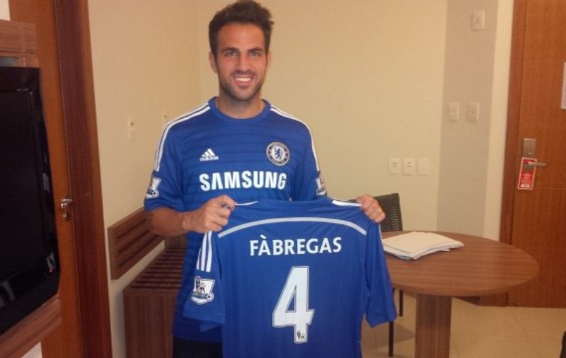 Cesc Fabregas a intrat în spiritul sărbătorilor de iarnă. A împodobit un brad URIAŞ