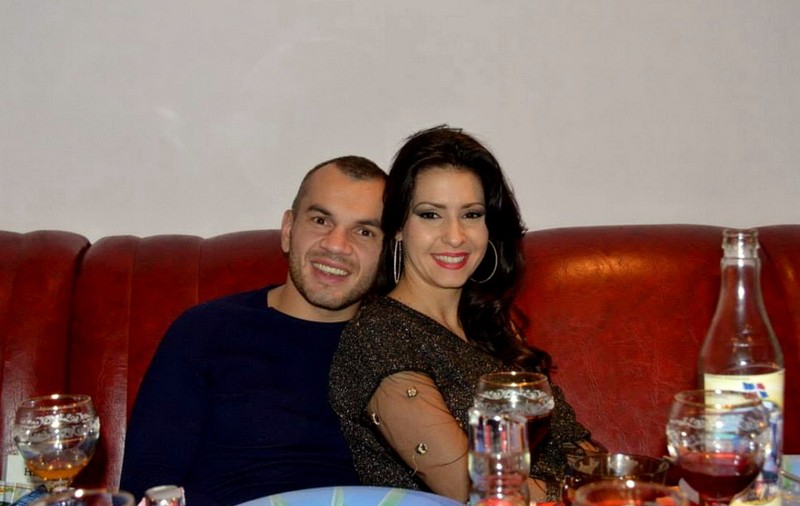 Ionuț „Pitbull” Atodiresei, pregătit să își țină fetița în brațe. Soția lui va naște mâine