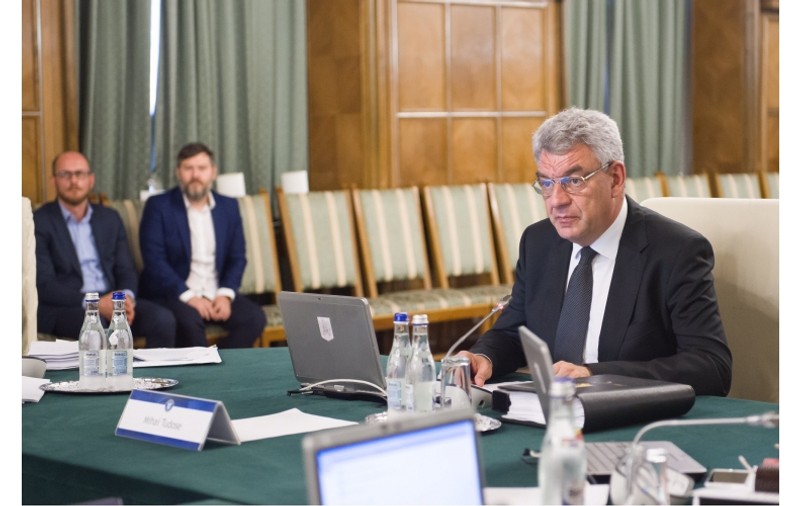 Guvernul a aprobat reducerea procentului de plată către Pilonul II de pensii, de la 5,1% la 3,75%