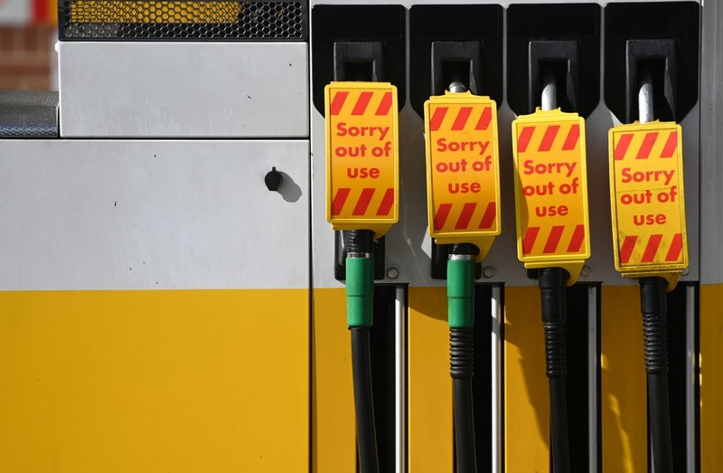 Multe benzinării din Marea Britanie au rămas fără carburant FOTO: EPA