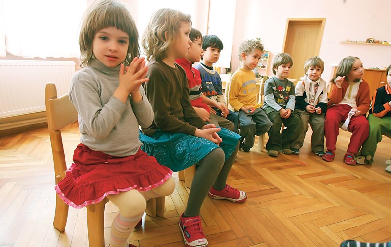 La grădiniţă, copilul învaţă să lege prietenii