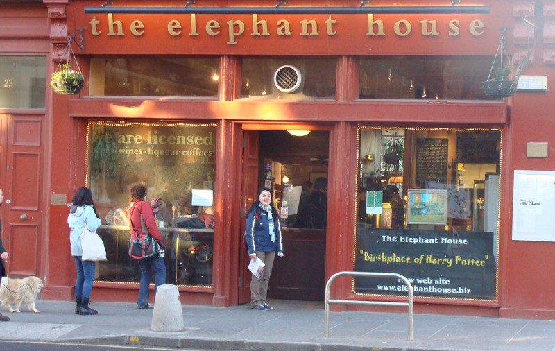 În braseria asta ”s-a născut” Harry Potter! Libertatea, la o cafea în ”The Elephant House” din Edinburgh | FOTO