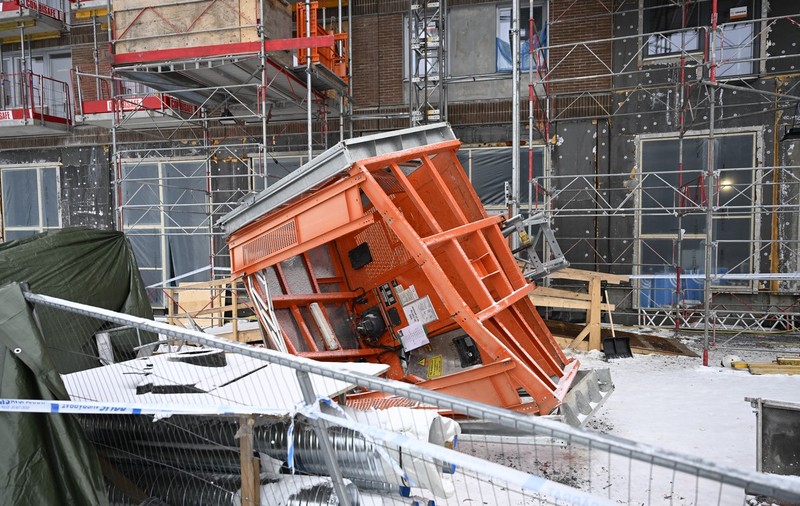 Cinci persoane au murit după ce s-au prăbușit cu liftul pe un șantier de construcții din Suedia
