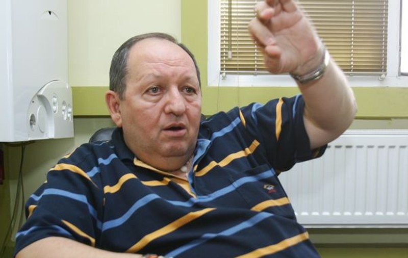 SOŢII REGHECAMPF, ŞANTAJAŢI. Dumitru Tudor, prins în FLAGRANT când lua 12.000 de lei