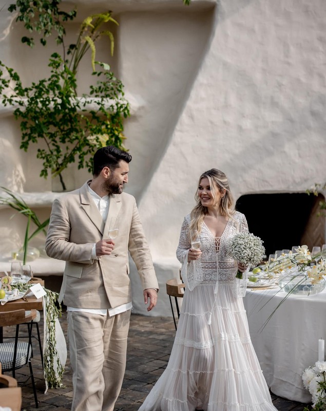 Ce spune Maurice Munteanu despre ținutele purtate de Gina Pistol și Smiley la nunta lor. „Rochia e într-o zonă romantică”