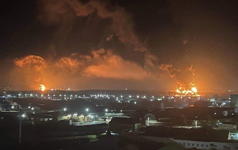 VIDEO | Explozii la un depozit de combustibil și o unitate militară din Breansk, oraș rusesc de lângă granița cu Ucraina
