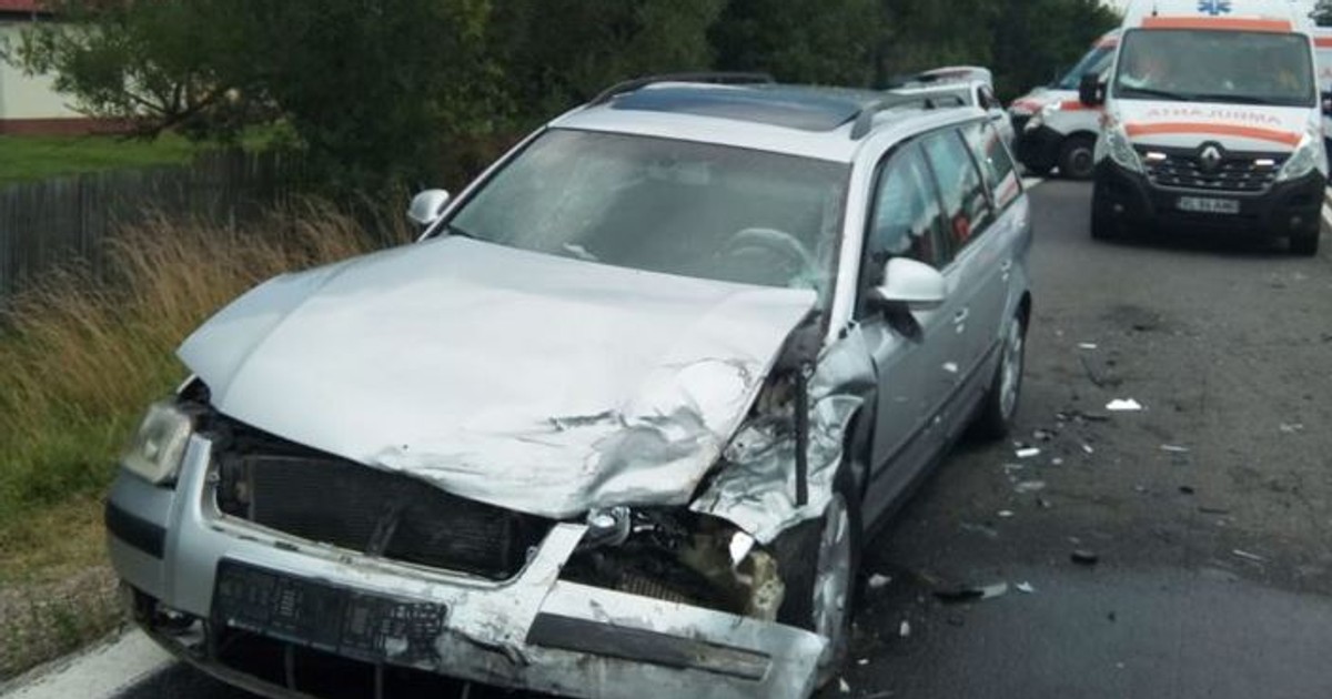 Cinci persoane rănite într-un accident pe DN7