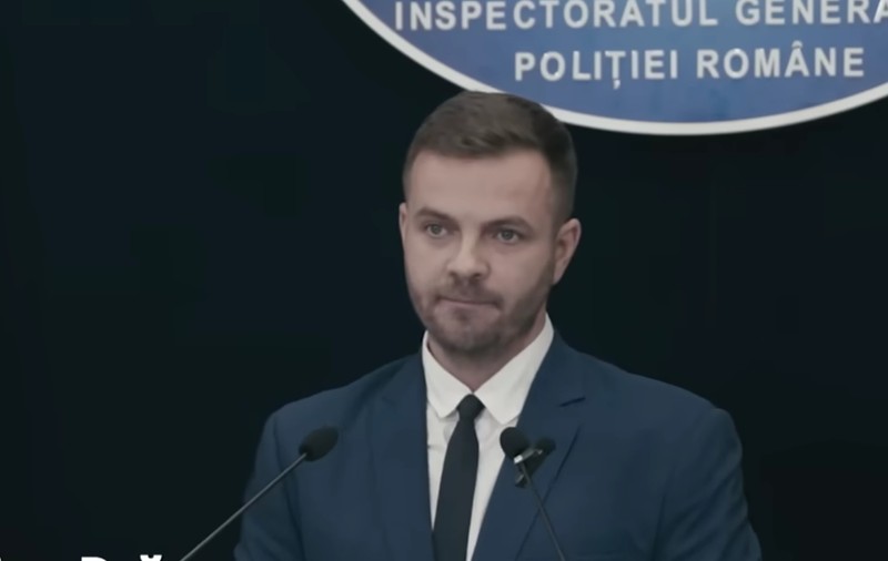ONG-uri și instituții de presă cer demiterea purtătorului de cuvânt al Poliției Române, după reacția acestuia la documentarul Recorder, despre care a spus că urmărește „destabilizarea instituțiilor statului român”