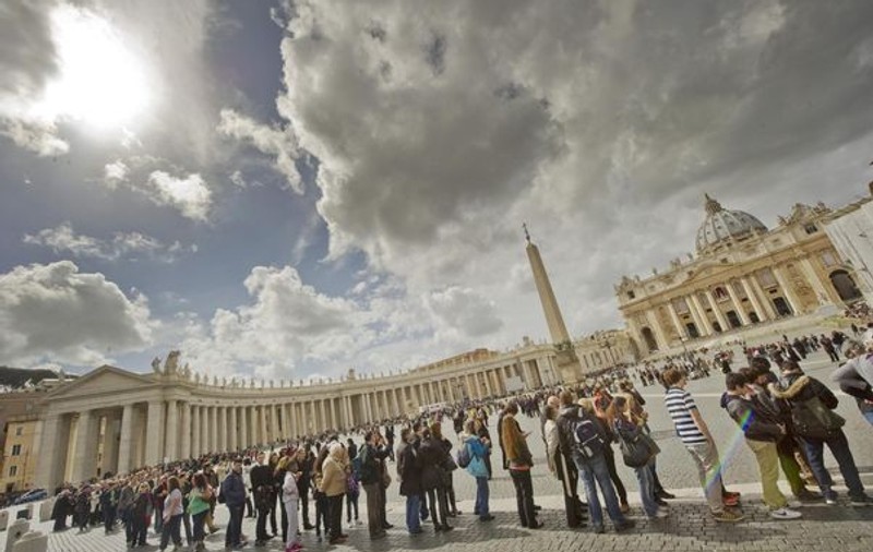 LIVE UPDATE | FUM NEGRU la VATICAN! NU avem PAPĂ!