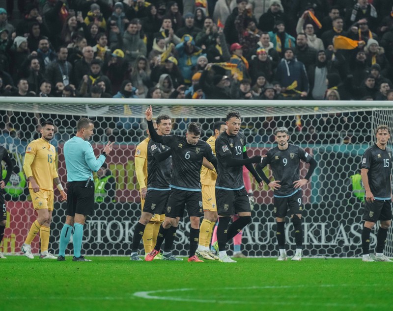 Amir Rrahmani e fotbalistul care a pornit scandalul în meciul România - Kosovo și și-a convins colegii să iasă de pe teren: „Arbitrul nu a vrut să asculte”