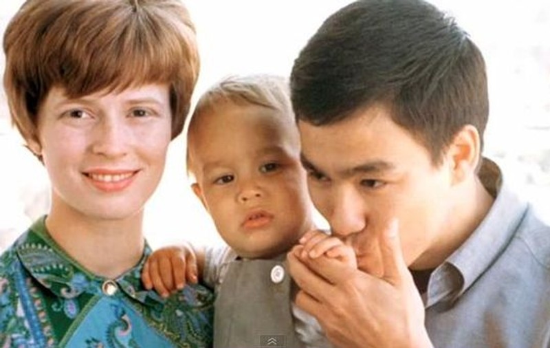 Vezi cum arată acum soţia şi fiica lui Bruce Lee | VIDEO
