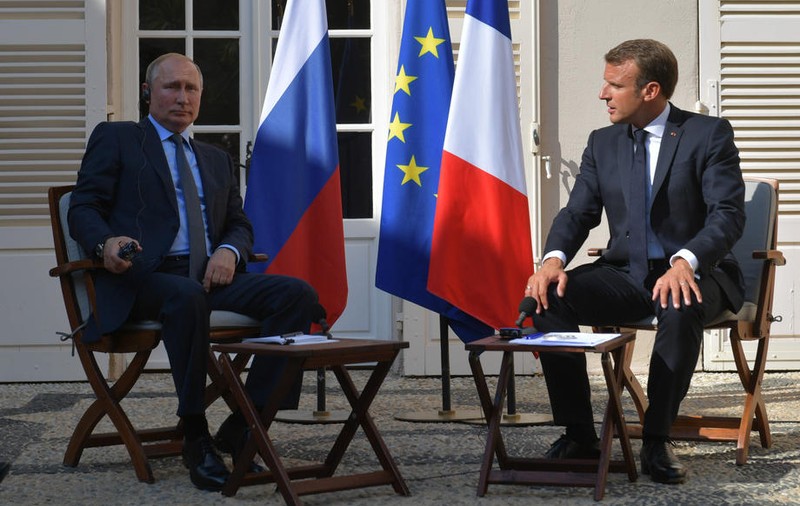 De ce dragostea lui Macron pentru Putin n-ar trebui să sperie românii
