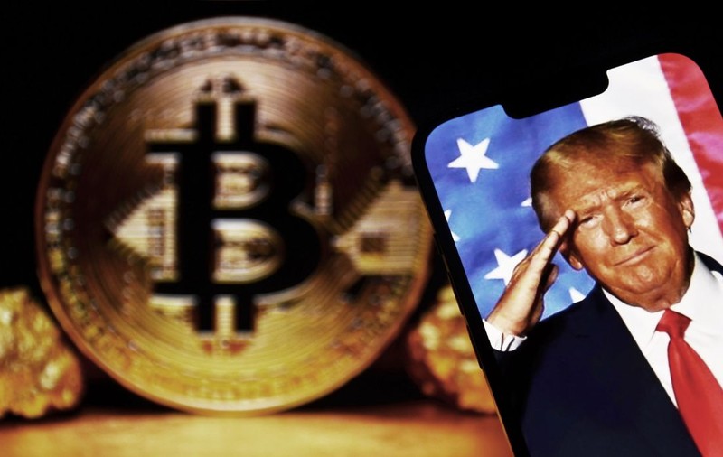 Prăbușirea bitcoin este strâns legată de scăderea puterii lui Trump, afirmă un laureat cu Nobel în Economie