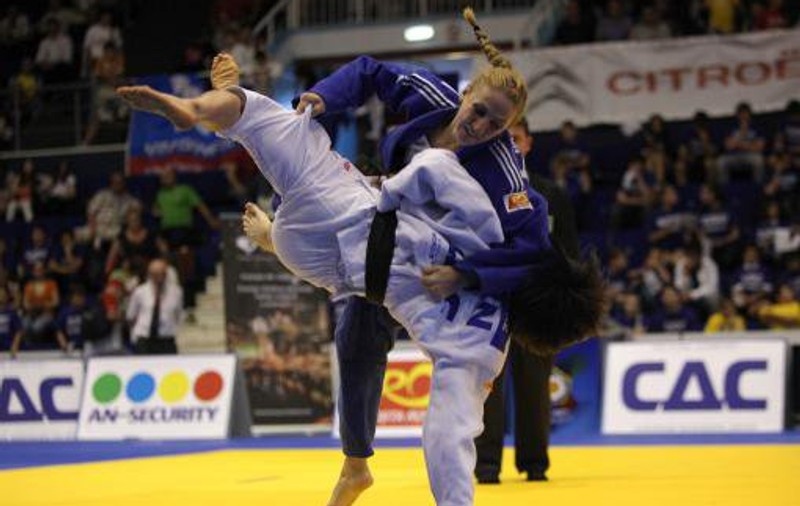 Monica Ungureanu şi Larisa Florian, medaliate cu bronz la Grand Prix-ul de judo de la Dusseldorf