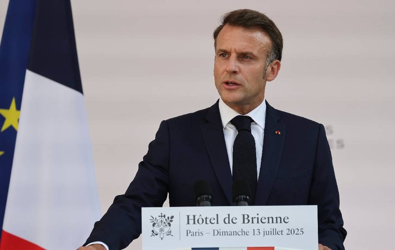 Emmanuel Macron: „Toată lumea trebuie să fie gata de luptă”. Franța va investi 64 de miliarde de euro în apărare, în 2027