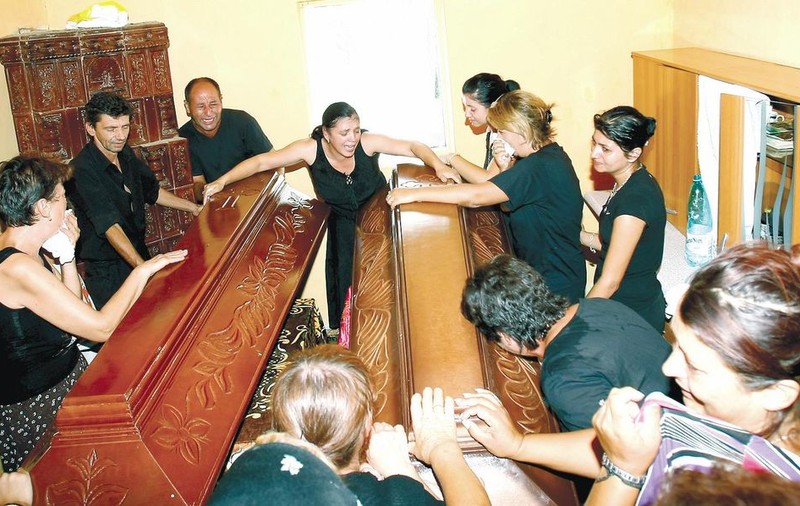 Şi-au adus morţii acasă