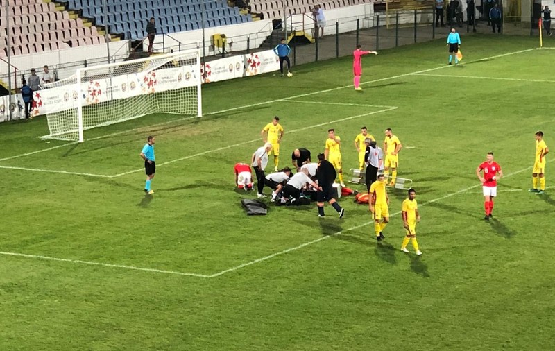 UPDATE / Un fotbalist englez a ajuns la spital, în stare gravă, după un meci disputat la Buzău, în UEFA Region’s Cup. Britanicul, transportat de urgență acasă. Românii au ratat calificarea la turneul final