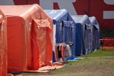 Tabără pentru refugiați amenajată în Rădăuți. | Foto: Vlad Chirea