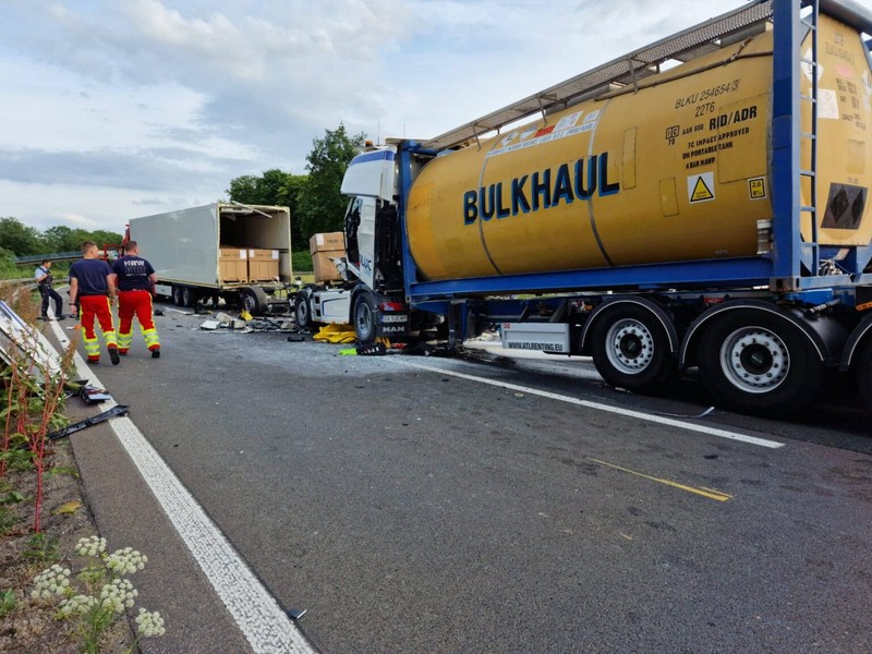 Șasiul camionului s-a rupt. Foto: Pompierii Germania