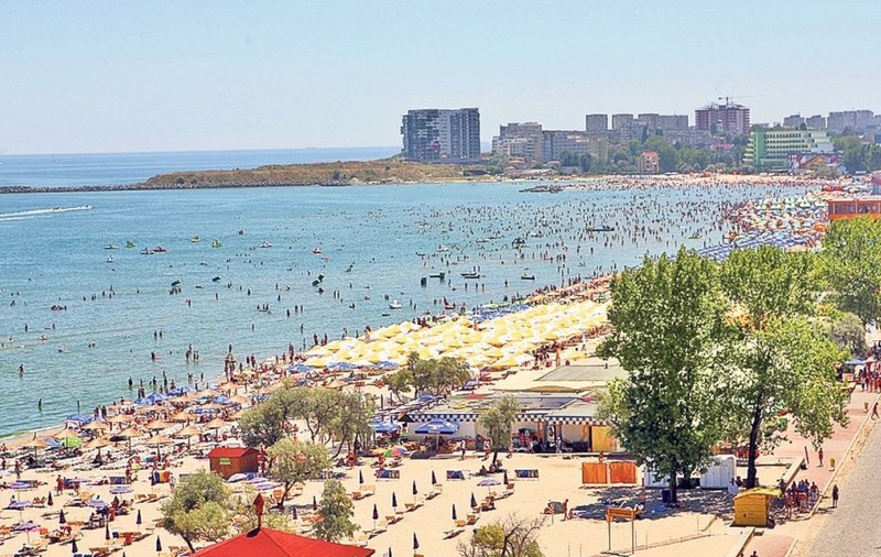 Un sejur la mare în 2026 i-a costat pe români, în medie, 3.700 de lei, potrivit unui nou raport.