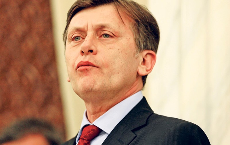 MOŢIUNEA de CENZURĂ a Guvernului, PRIMUL PLAN AL LIBERALILOR