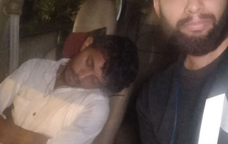 Un client Uber a ajuns să conducă el mașina, pentru că șoferul era prea beat (FOTO)