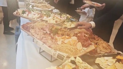 Preparate românești la recepția oferită de Nicușor Dan la Cotroceni. Foto Captură video