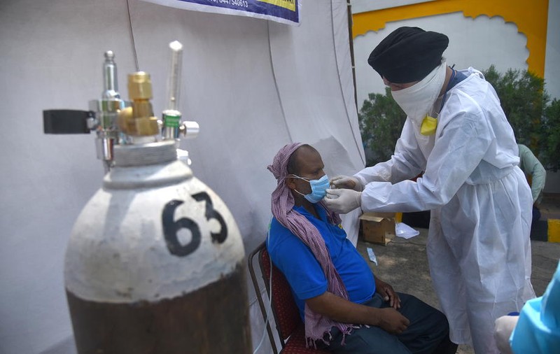 Guvernul din India a ignorat avertismentele despre noua tulpină de COVID-19, spun oamenii de știință