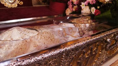 moastele-sfintei-parascheva-iasi-2025-program-pelerinaj