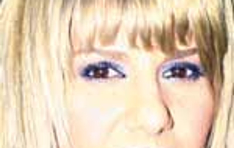 Luminita Anghel: 'In 2002 mi s-a lipit mana de microfon'