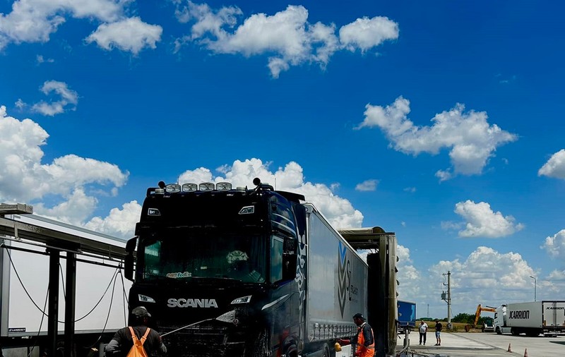 Camionagiu român, revoltat de ordonanța care-i lasă fără permis pe șoferii testați fals pozitiv pentru droguri: „Ne mai doare și capul uneori, luăm Nurofen!”