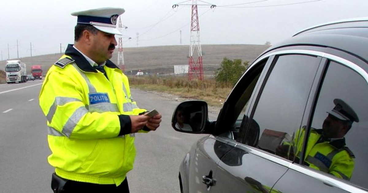 Un șofer din Iași a înjunghiat doi polițiști cu șurubelnița
