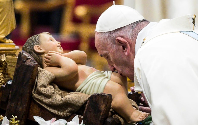 Papa Francisc și-a cerut scuze după ce a lovit cu palma o femeie: ”Violența împotriva femeii este o blasfemie la adresa lui Dumnezeu”