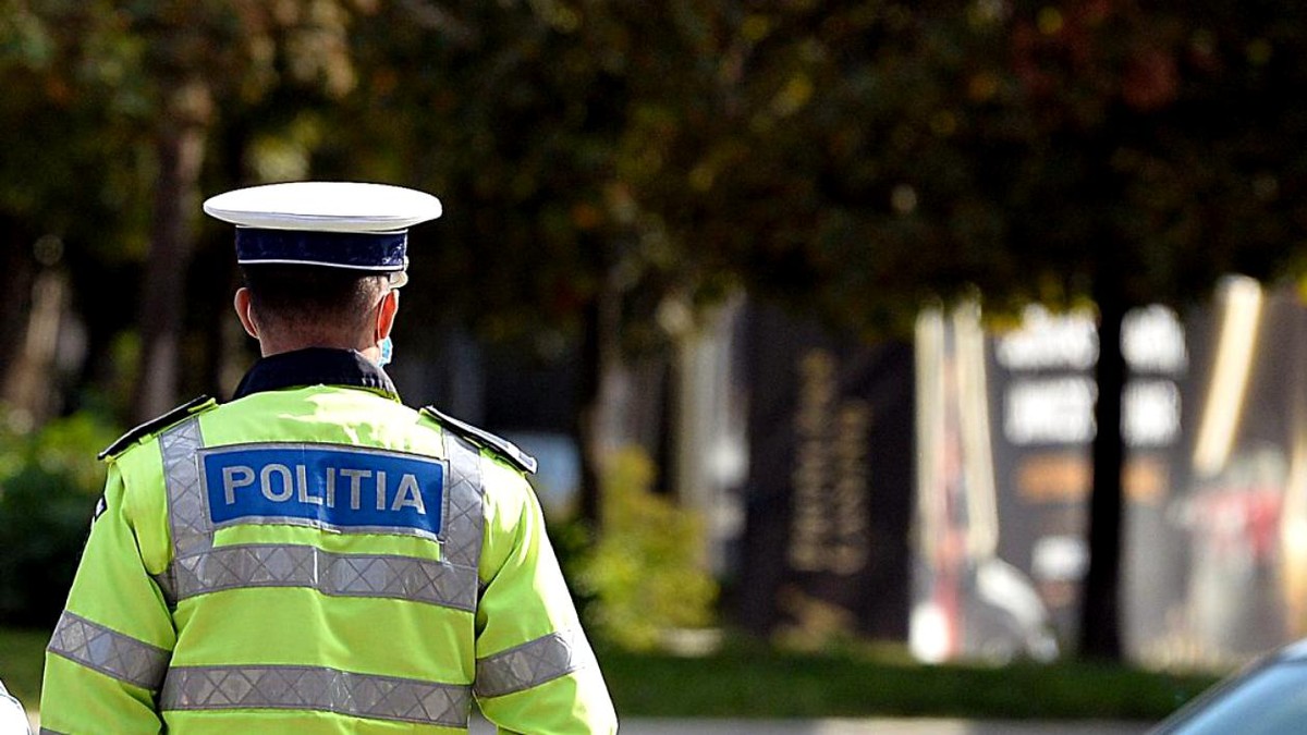VIDEO O sută de polițiști pleacă de la Poliția Locală Sector 6. Primar: „Dacă nu ştiu să scrie şi să citească, nu pot să înţeleagă legea”