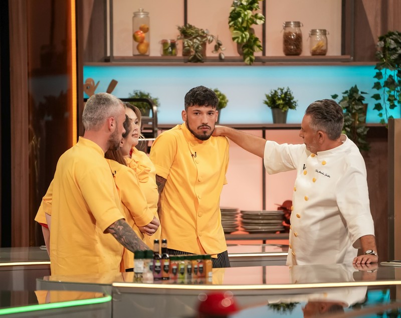 Chefi la cuțite 17 decembrie 2025. Competiția culinară ia o întorsătură neașteptată, după dubla eliminare din ediția trecută