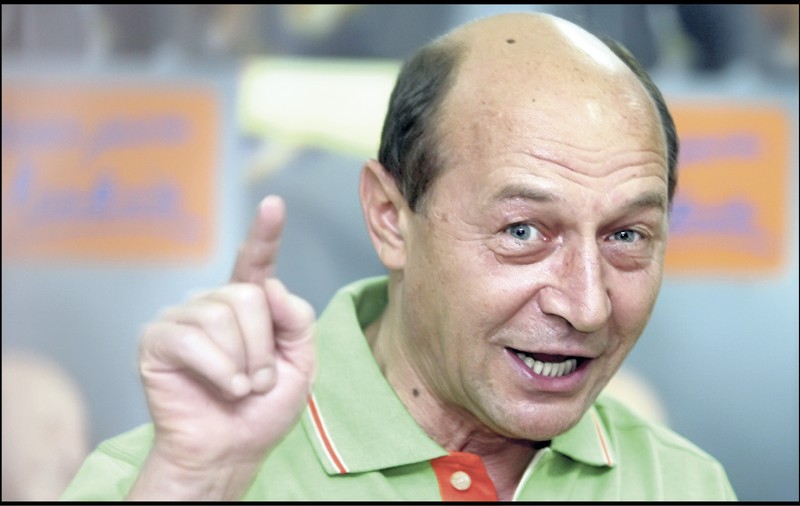 Băsescu: «Am văzut că Elodia avea poze cu mine»