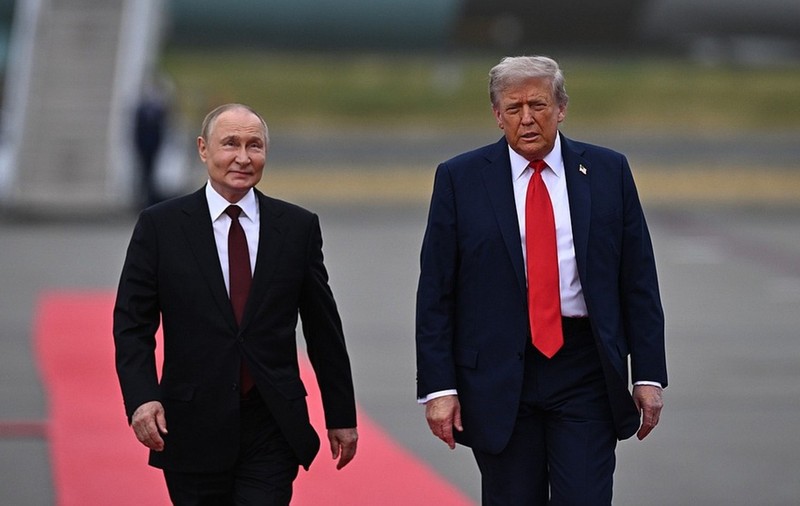 Trump vrea să relaxeze sancțiunile împotriva Rusiei pentru a opri creșterea prețului petrolului