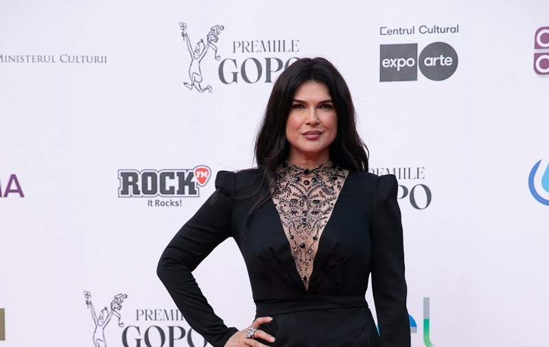 Monica Bârlădeanu, apariție provocatoare la Premiile Gopo 2021. A purtat o rochie neagră