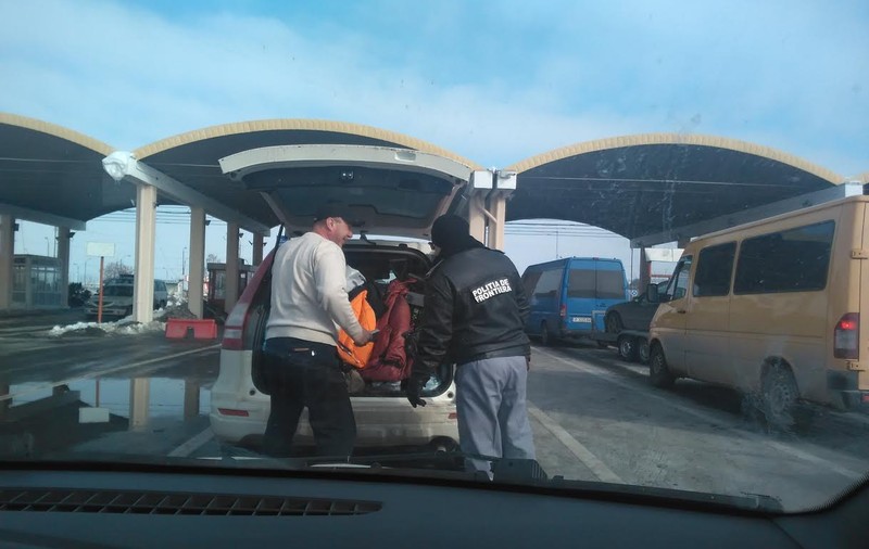Un șofer român a fost arestat în Spania. El a ascuns în camionul frigorific mai mulți imigranți