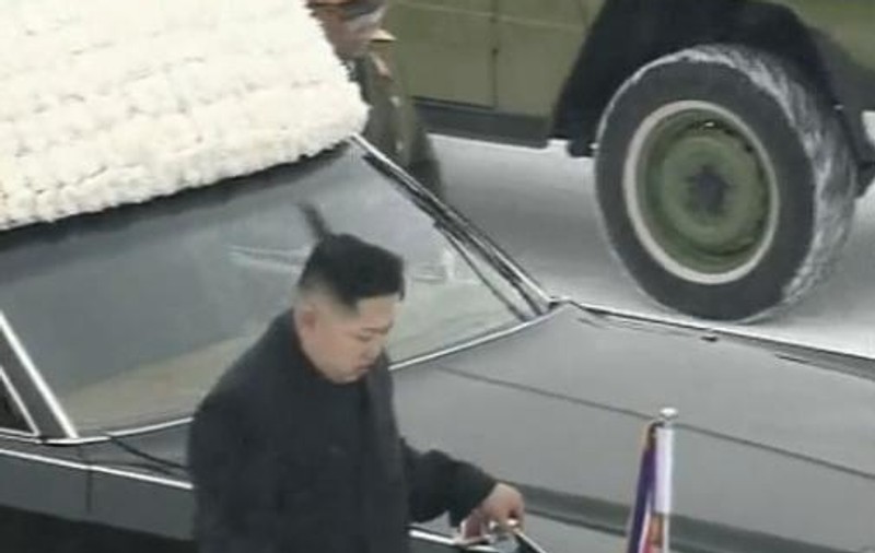 Nord-coreenii s-au isterizat în fața sicriului dictatorului Kim Jong-il | VIDEO
