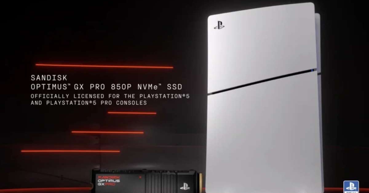 Imagine de prezentare cu o consolă PS5, pe un fundal negru cu roșu și câteva rânduri despre noile SSD-uri licențiate de la SanDisk.
