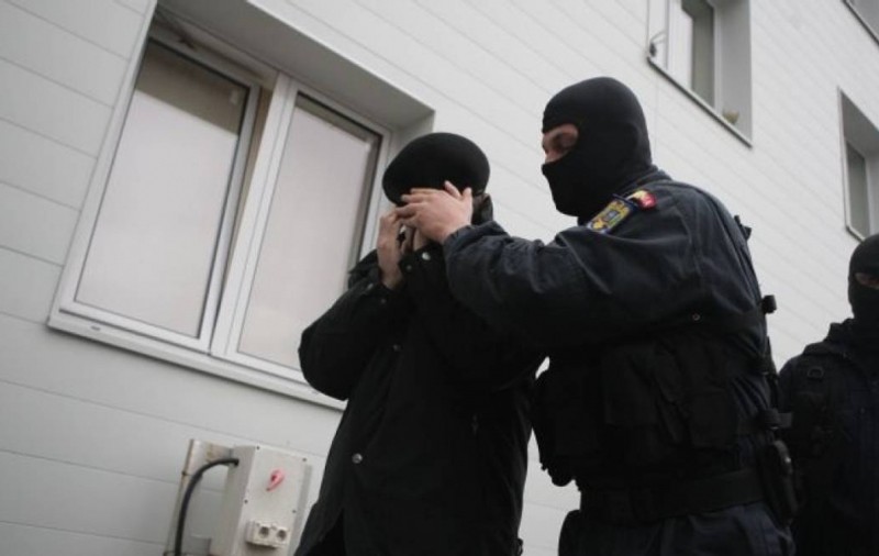 Doi tineri din Bistrița-Năsăud au păcălit un neamț să le vireze bani în conturi. Prin metoda "Premiul", au reușit să strângă 50.000 de euro