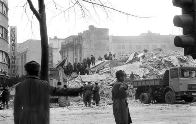 43 de ani de la cutremurul din 1977. Mărturii din infern.  „Ziua aveam grijă de pacienți, noaptea căutam supraviețuitori”. „Am văzut cum a căzut blocul Scala peste un troleibuz”